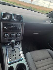 Dodge Challenger R/T 5.7 V8 Wide Body - 10