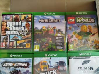 Xbox One S 1TB + 9 her + 2 ovladače - 10