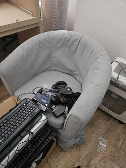 Nabízím k prodeji soubor kancelářskýho nábytku - 10