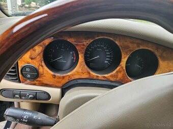 JAGUAR XJR 308 - 10
