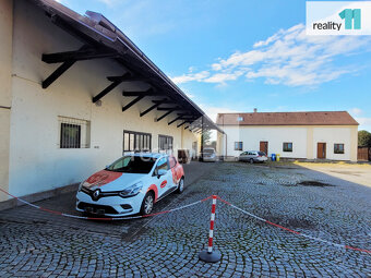 Rezidenčně, výrobně - skladový areál s pozemky 14 680m2, Hra - 10