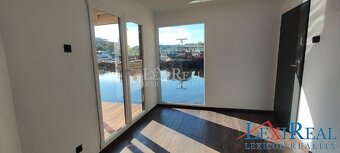 Hausbot 2+kk 43 m2 s terasou 9 m2 - 10