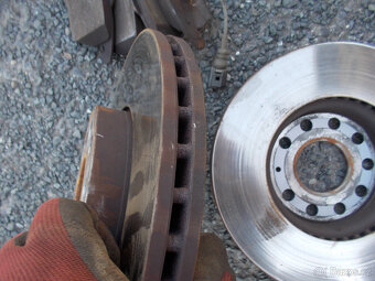 Díly podvozku VW Touran 1.4TSI 103kw - 10