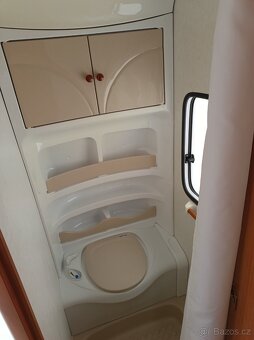 Hobby 410 SFE Excellent 2008 předstan a markýza - 10