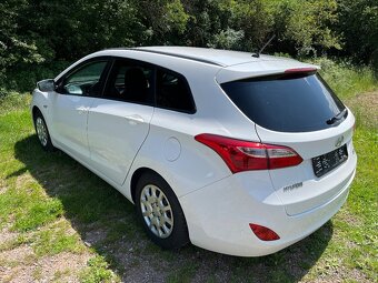 Hyundai i30 combi 1.4i - 10