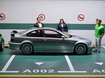BMW E46 M3 GTR Street 2001 1:18 OttoMobile - 10