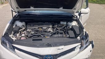 Toyota Camry Hybrid Business Edition - 10