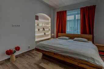 Nadstandardně zrekonstruovaný bytový dům - Lužické hory - 10