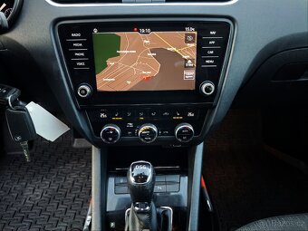 ŠKODA OCTAVIA 3 STYLE - 1.5 TSI/110 kW - Full led/ Kamera - 10