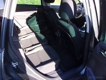 Peugeot 308SW 1,6HDi 68kW diesel,koup. v čr 12. 2013 - 10