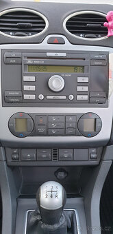 Ford Focus 1.6TDCI/80kW-kombi,r.v.11/05 model2006,v ČR-2.maj - 10