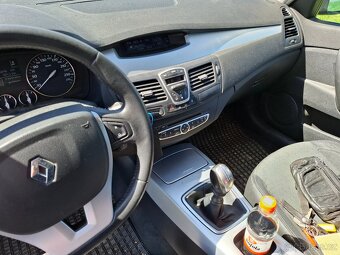 Renault Laguna 2.0 Diesel Kombi Klima Model 2009 - 10