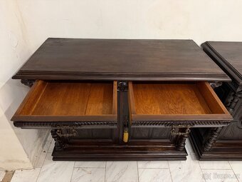 Starožitné skříně Henri II. - 10