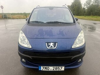 Peugeot 1007 1,4 benzin stk 09/2028 - 10