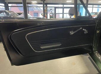 Ford Mustang Fastback - 10