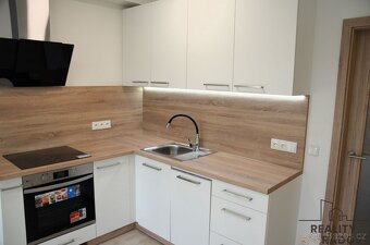 Pronájem novostavby bytu 1+kk s balkonem v centru Olomouce, - 10