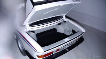 1:18 bmw 3.0 csi - 10