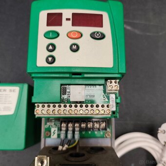 Frekvenční měnič COMMANDER SE 230/400V použitý funkční - 10
