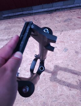 Odpružená vidlice SR Suntour XCM30, 29" - 10