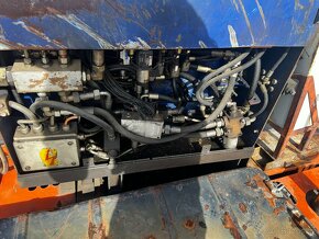 Pasovy bagr Daewoo S130 - 10