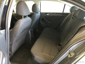 VOLKSWAGEN JETTA 1.2TSI - 10
