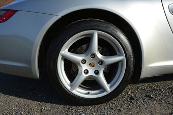 Porsche 911 Carrera - 10