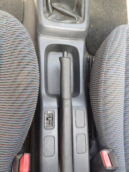 HONDA CIVIC 15i LS VTEC, 84kw - 10