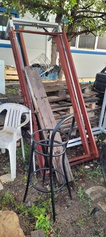Traverzy 2 kusy I 220 - délka 3m a 3.2 m. A DALŠÍ věci - 10