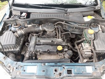 Opel Corsa 1.2 16v - 10