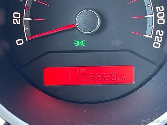 Kia Venga 1,6 i 92 kw - 10