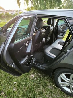 Hyundai ix35,2.0CRDI,135Kw,4x4,146tis km,tažné,původ ČR - 10