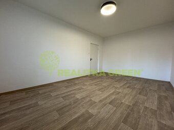 Pronájem bytu 2+1 Vsetín, ul. Luh, balkon, CP 53 m2 - 10