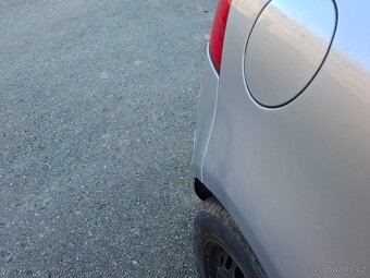 Volkswagen Golf V 1.9 TDI - 10