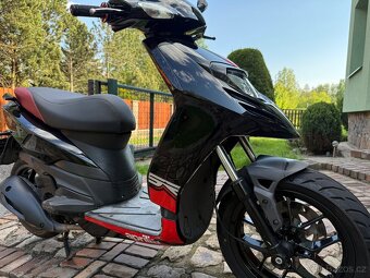 Aprilia sr125 - 10