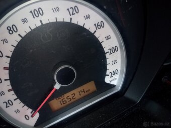 Kia Ceed - 10