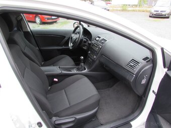 Toyota Avensis 1.6i 97kW kombi,2.majitel, serviska, nová STK - 10