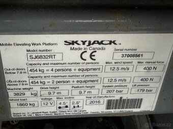Terénní nůžková plošina SkyJack SJ 6832 RT - 10