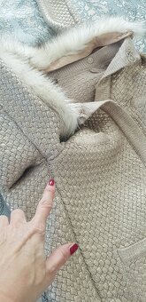 Zlatý svetr Calvin Klein pc: 9000kč - 10