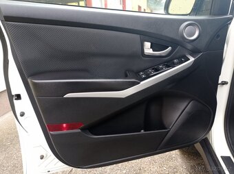 SsangYong Korando 2.0i e-XGi LPG/1MAJ/VYHŘEV - 10