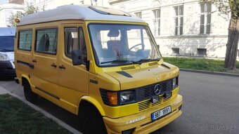 Mercedes-Benz - 10