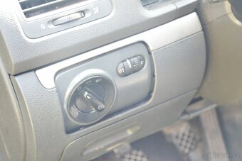 Prodám vw golf 5 1.6 fsi 85 kw na díly nebo kutila - 10