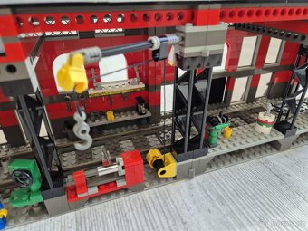 LEGO 10027 VLAK 9V - Train Engine Shed - 10