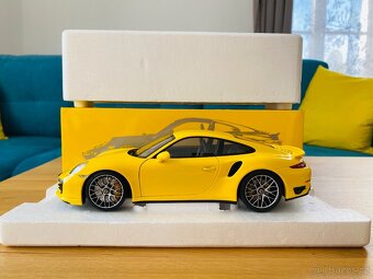 Porsche 911 (991) Turbo S 1:18 Minichamps - 10