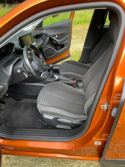 Prodám Peugeot 2008 1.2 96kw r.v.2020 - 10