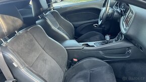 Dodge Challenger SHAKER 5.7 V8 – autopůjčovna - 10