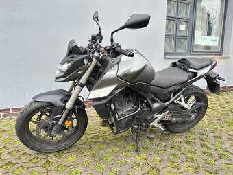 Honda cb750 Hornet - 10