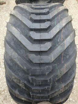 Pneu BKT 400 / 60 - 15,5 - 10
