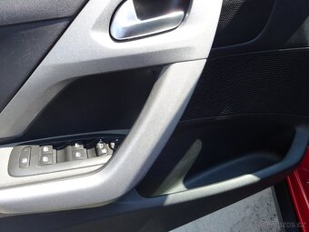 Peugeot 2008 1,2 i - 10