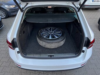 Škoda Superb 3 iV 1.4 eTSI 150kW DSG Tažné Webasto Navigace - 10