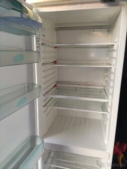 Electrolux ER8997B Made in Sweden 367 litrů 2 kompresory - 10